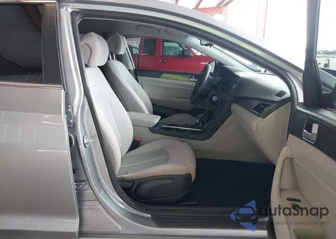 2017 Hyundai Sonata Sport z USA, uszkodzony, nr VIN 5NPE34AF1HH495637